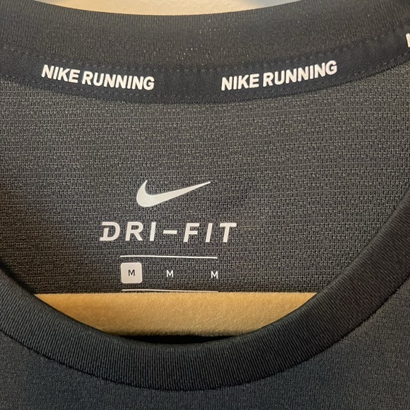 ☀️☀️Nike Dri-Fit medium T-shirt☀️☀️ - Picture 2 of 3
